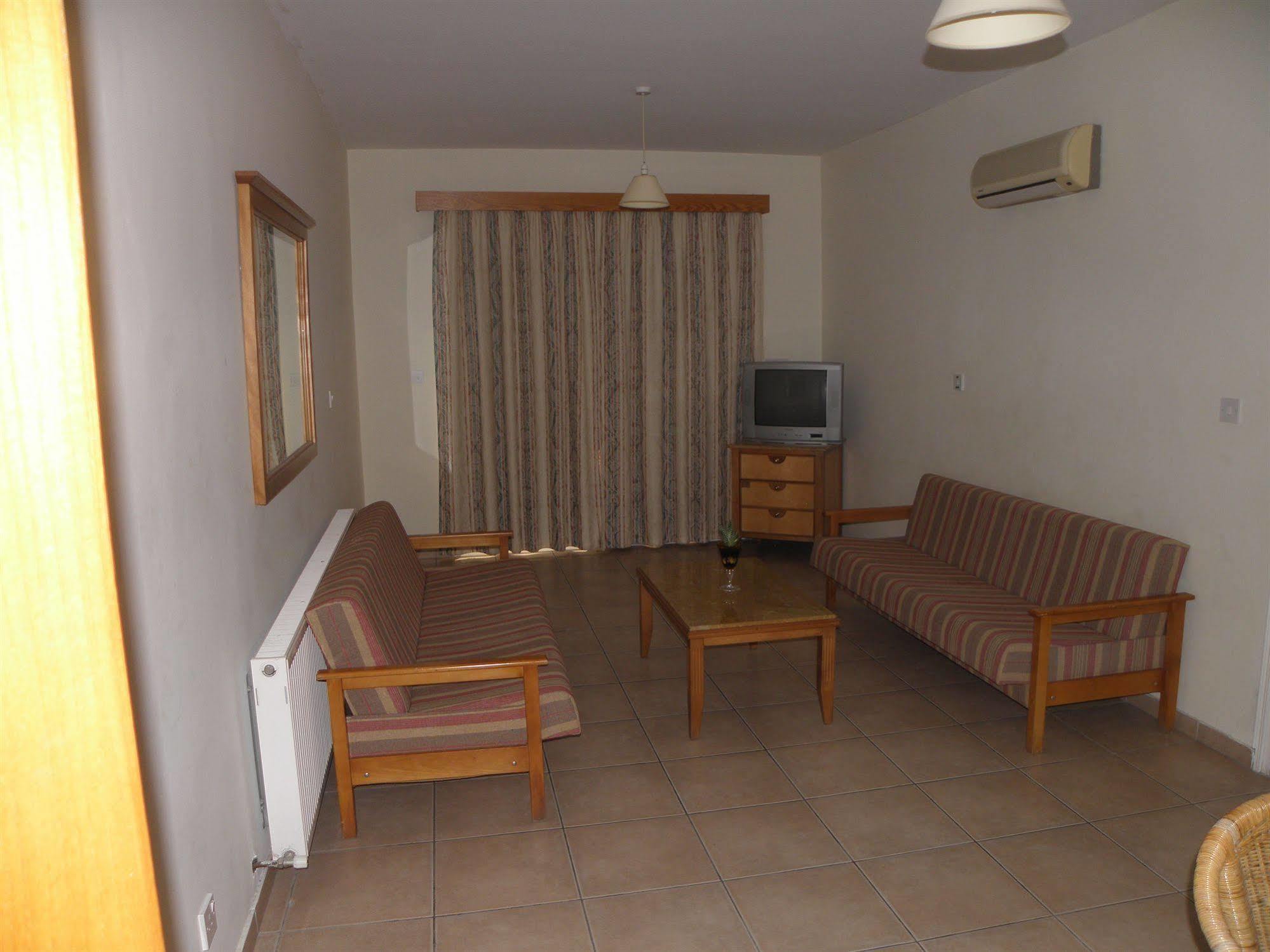 Valana Hotel Apartments Limasol Dış mekan fotoğraf