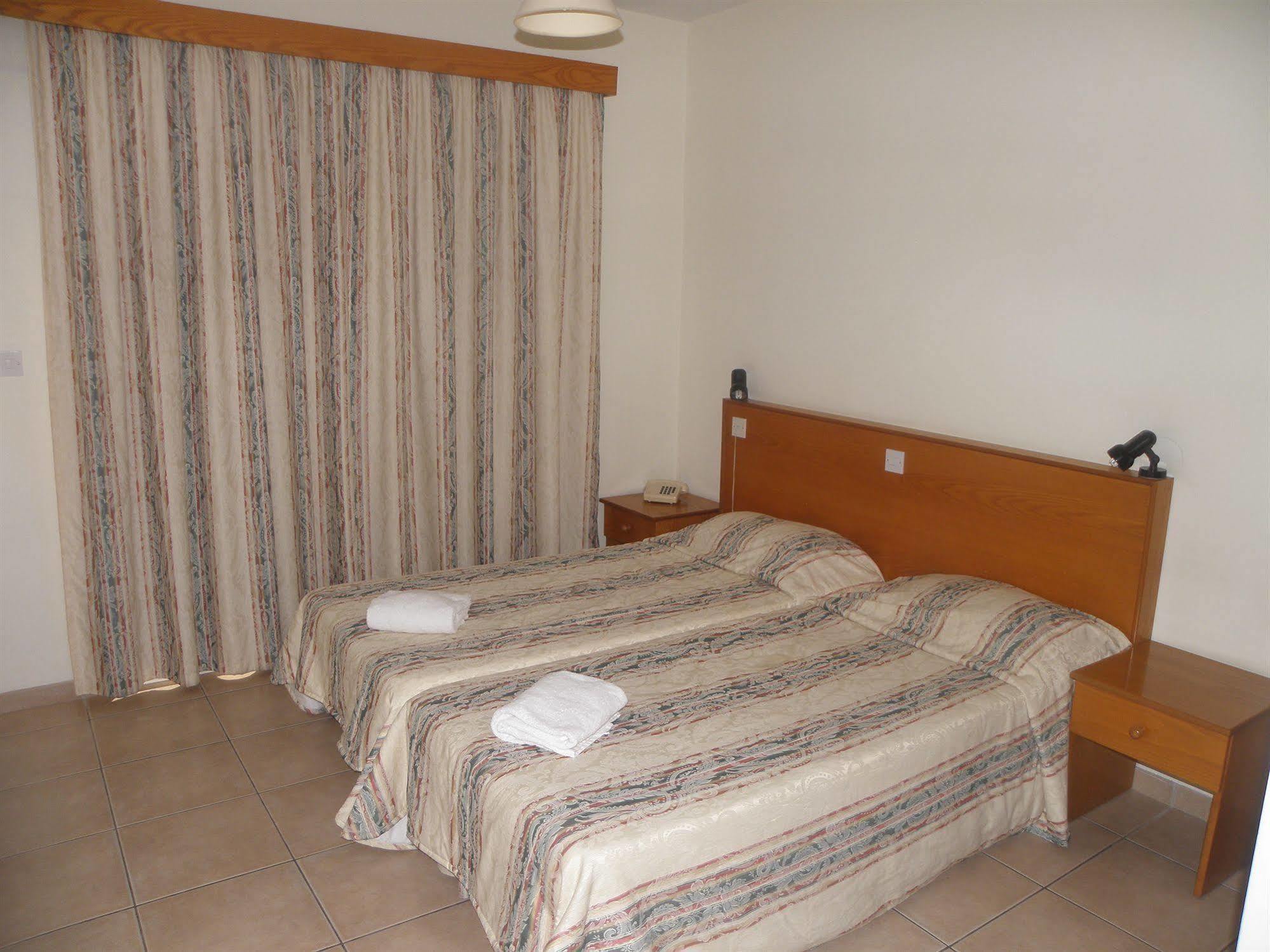 Valana Hotel Apartments Limasol Dış mekan fotoğraf
