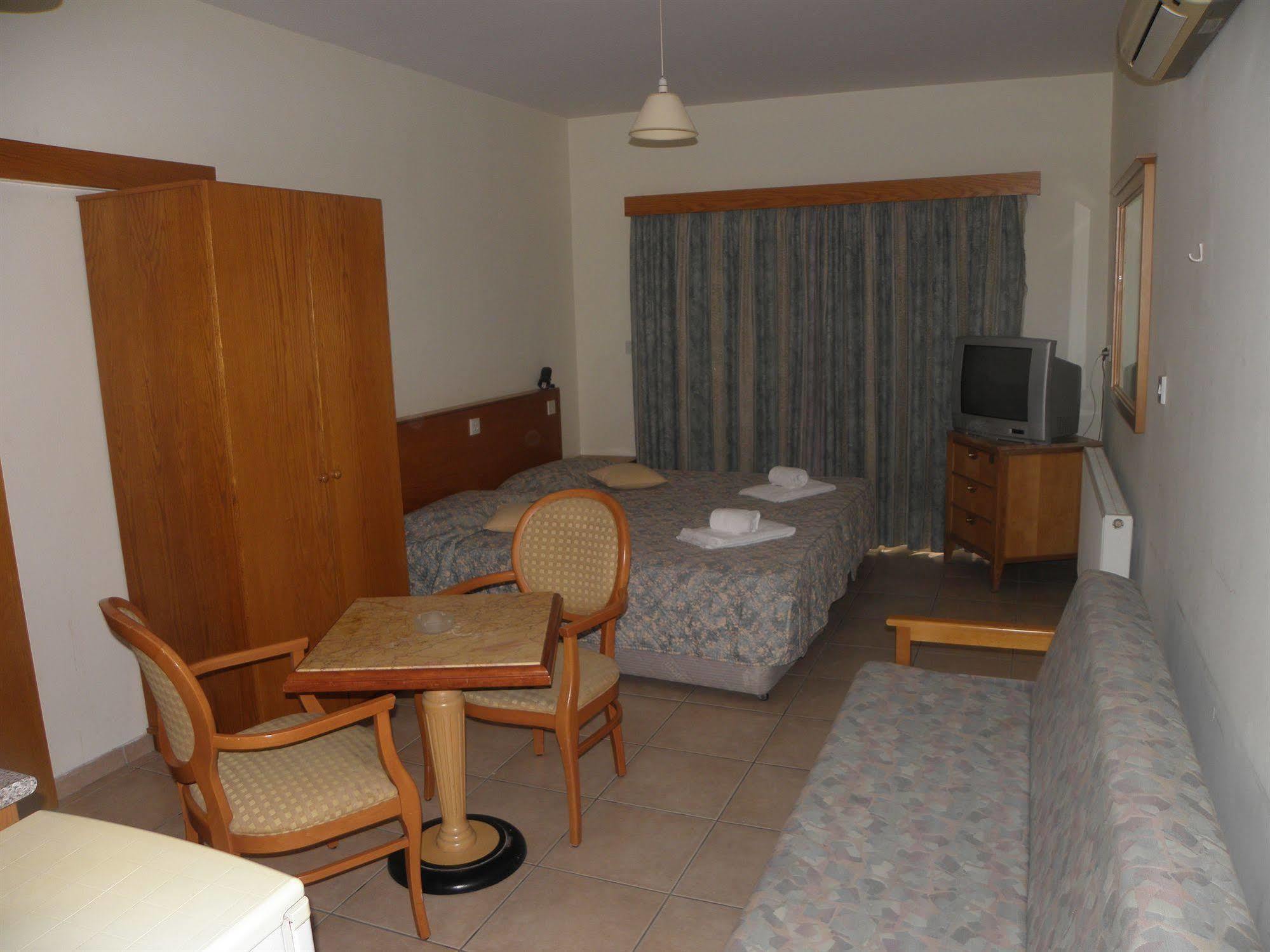 Valana Hotel Apartments Limasol Dış mekan fotoğraf